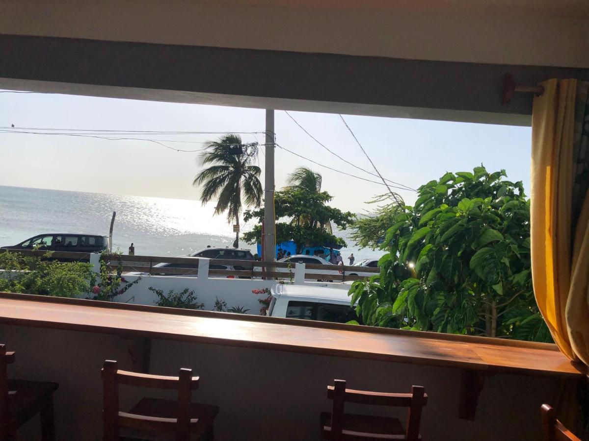 מונטגו ביי Airport Beach Hotel מראה חיצוני תמונה