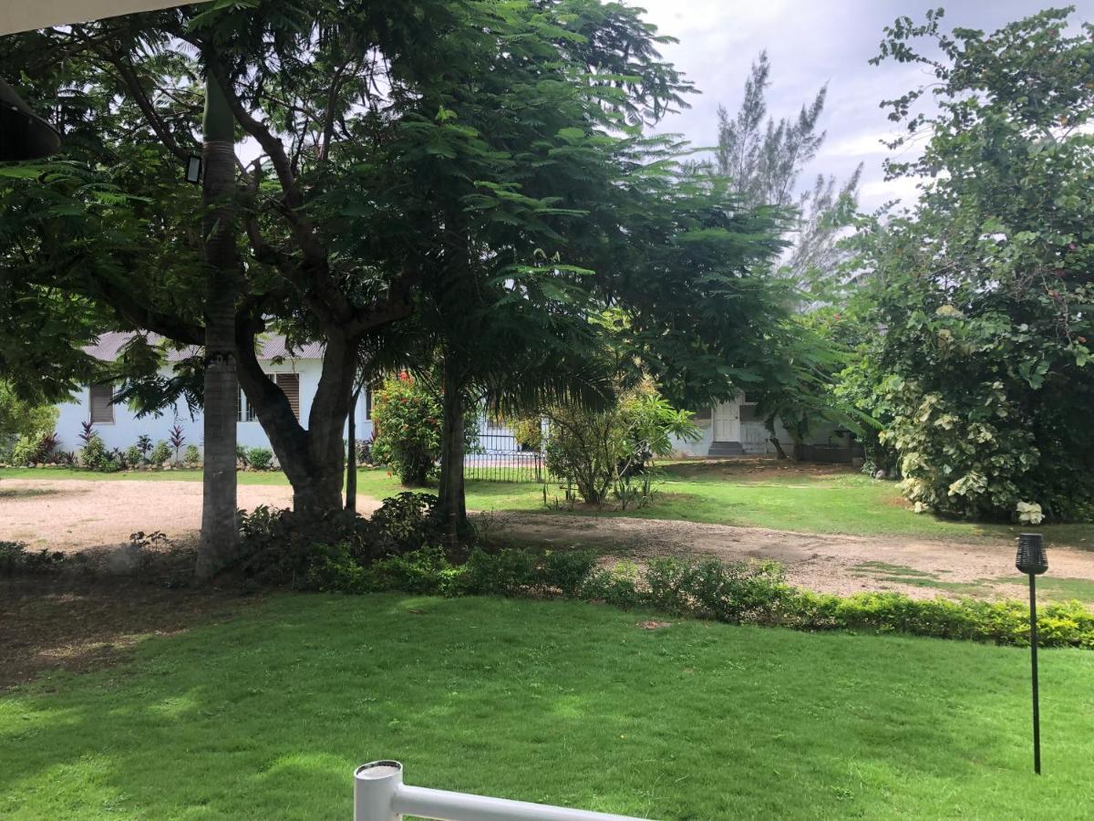מונטגו ביי Airport Beach Hotel מראה חיצוני תמונה
